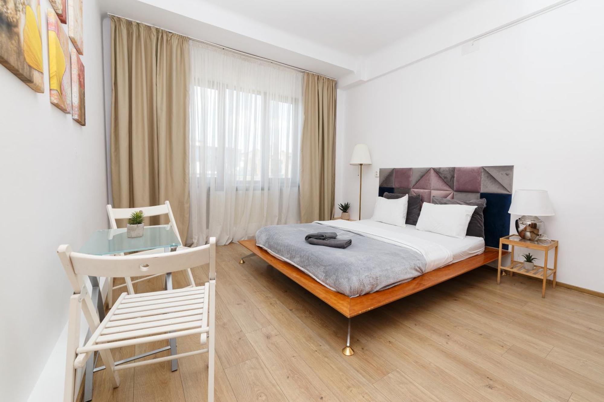 Color Apartments Franceza St Bukarest Exterior foto