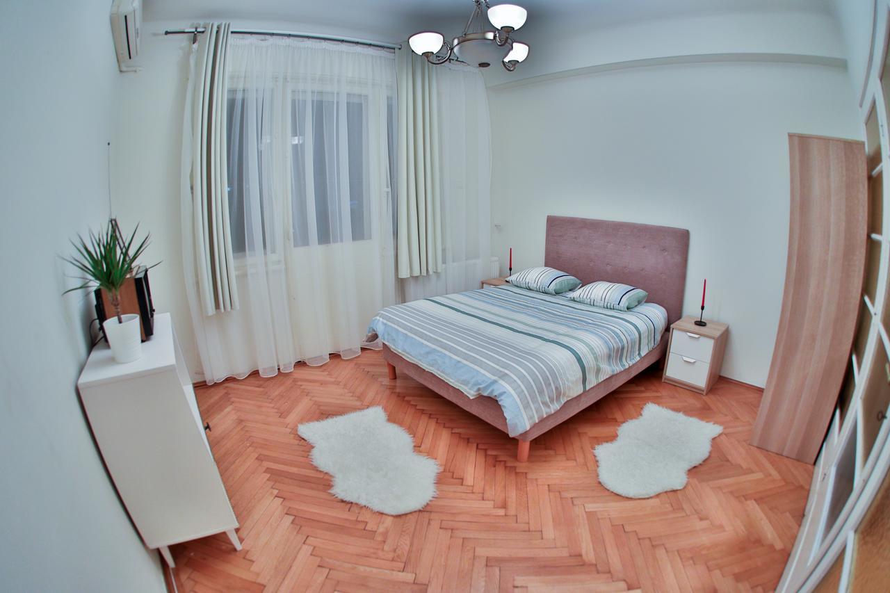 Color Apartments Franceza St Bukarest Exterior foto